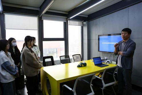 吉林动画学院设计与产品学院师生赴摆渡创新工场开展学习交流活动